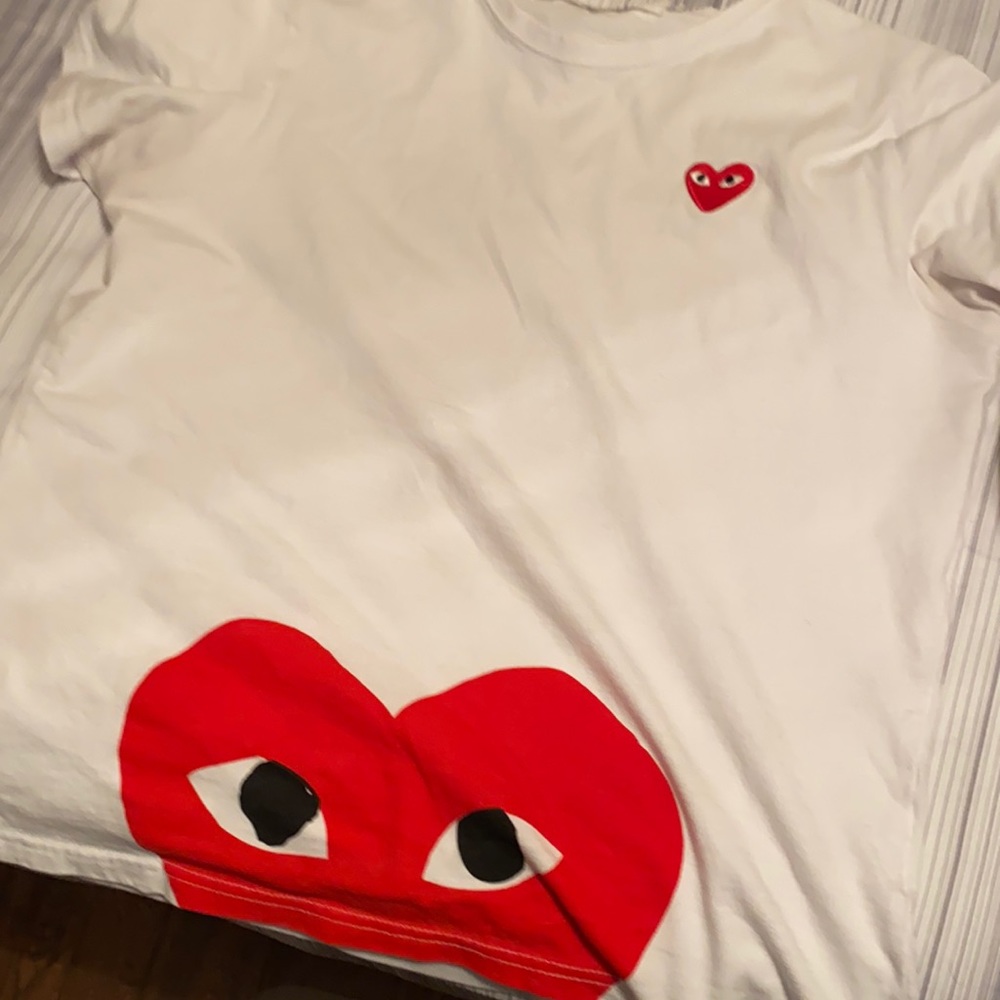 COMME des GARCONS (CDG) Red Heart T-shirt